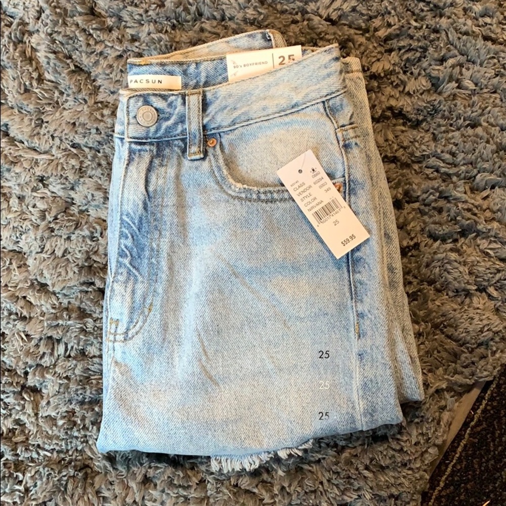 PacSun 90’s Distressed Boyfriend Jeans
